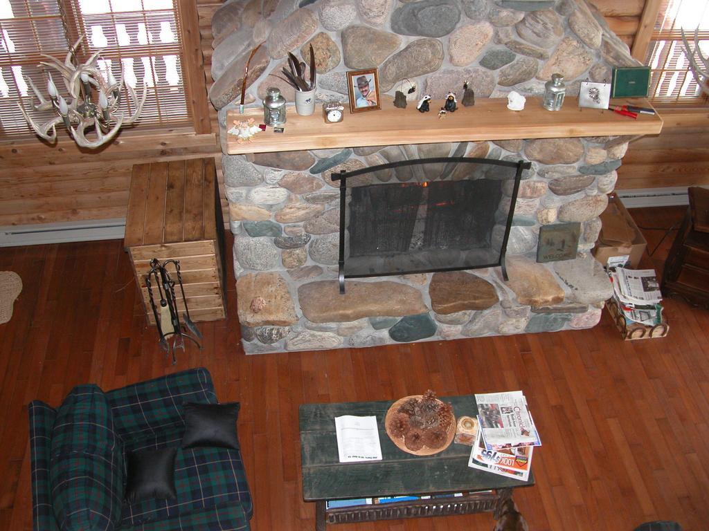 Cliff Lake Montana Spirit Guest Lodge חדר תמונה