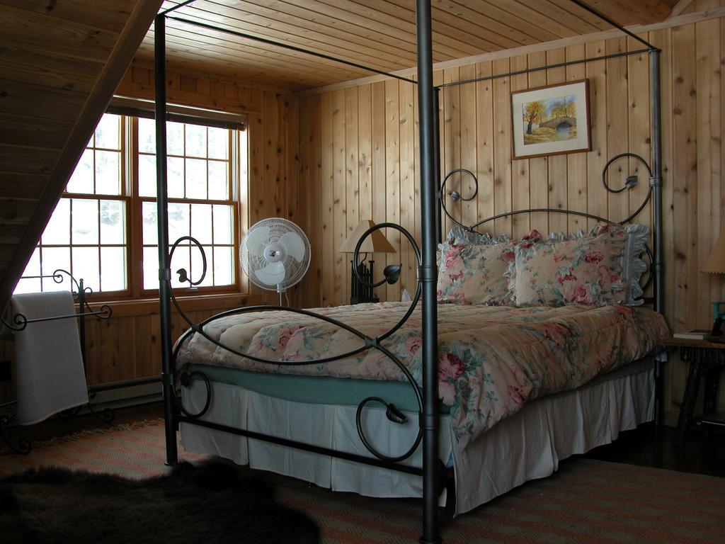 Cliff Lake Montana Spirit Guest Lodge חדר תמונה